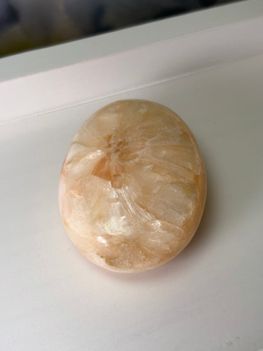 Stilbite Palm Stone 002