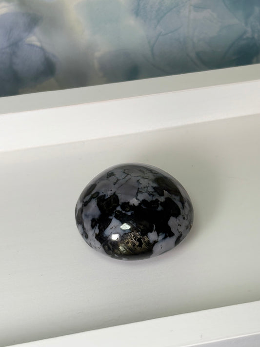 Indigo Gabbro Palm Stone 014